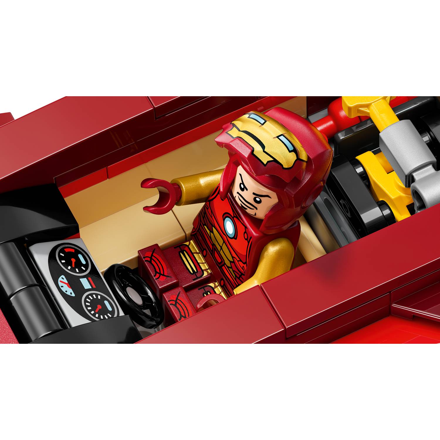 Lego 76310 Iron Man u autu i Black Panther protiv Red Hulka