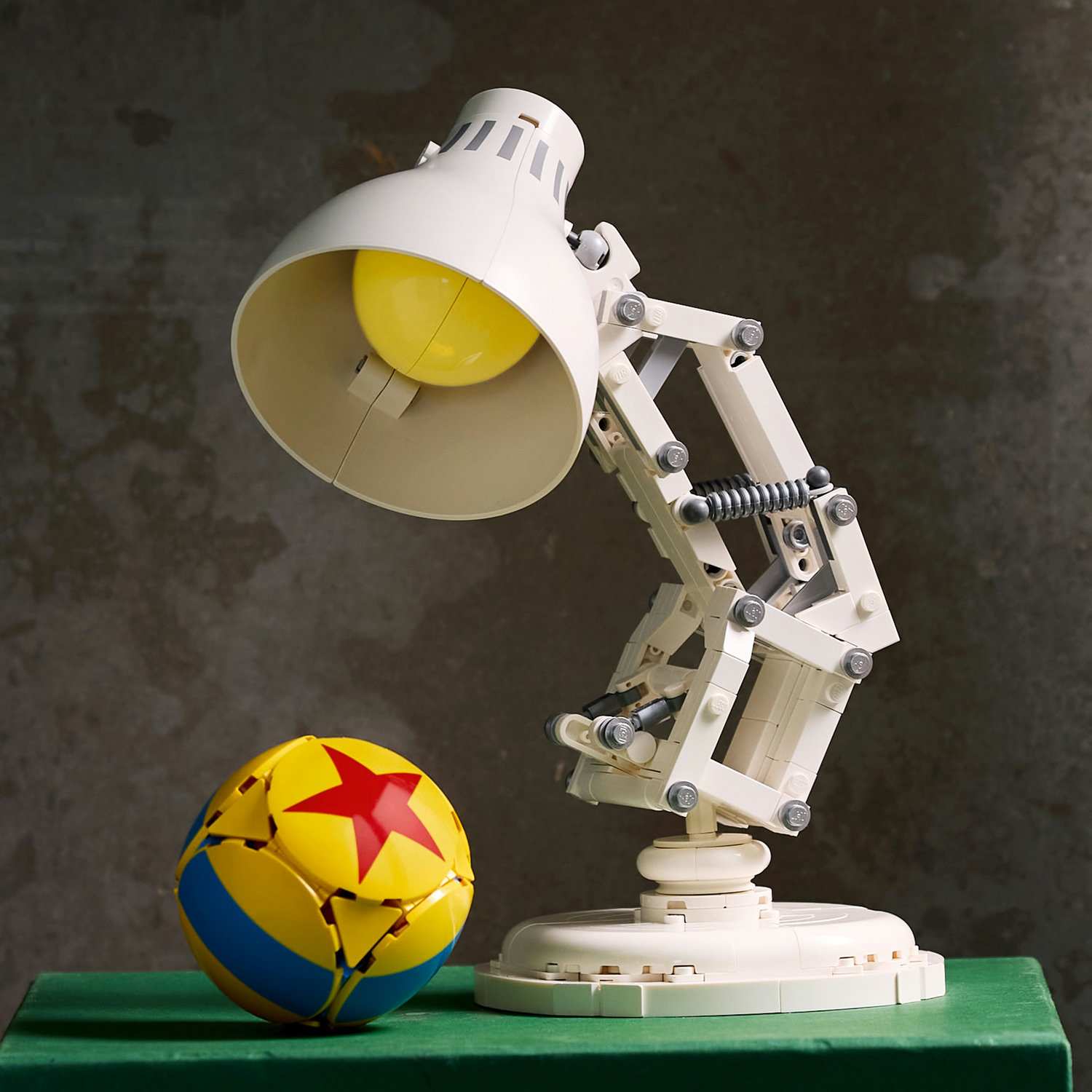 Lego 21357 Disney Pixar Luxo Jr.