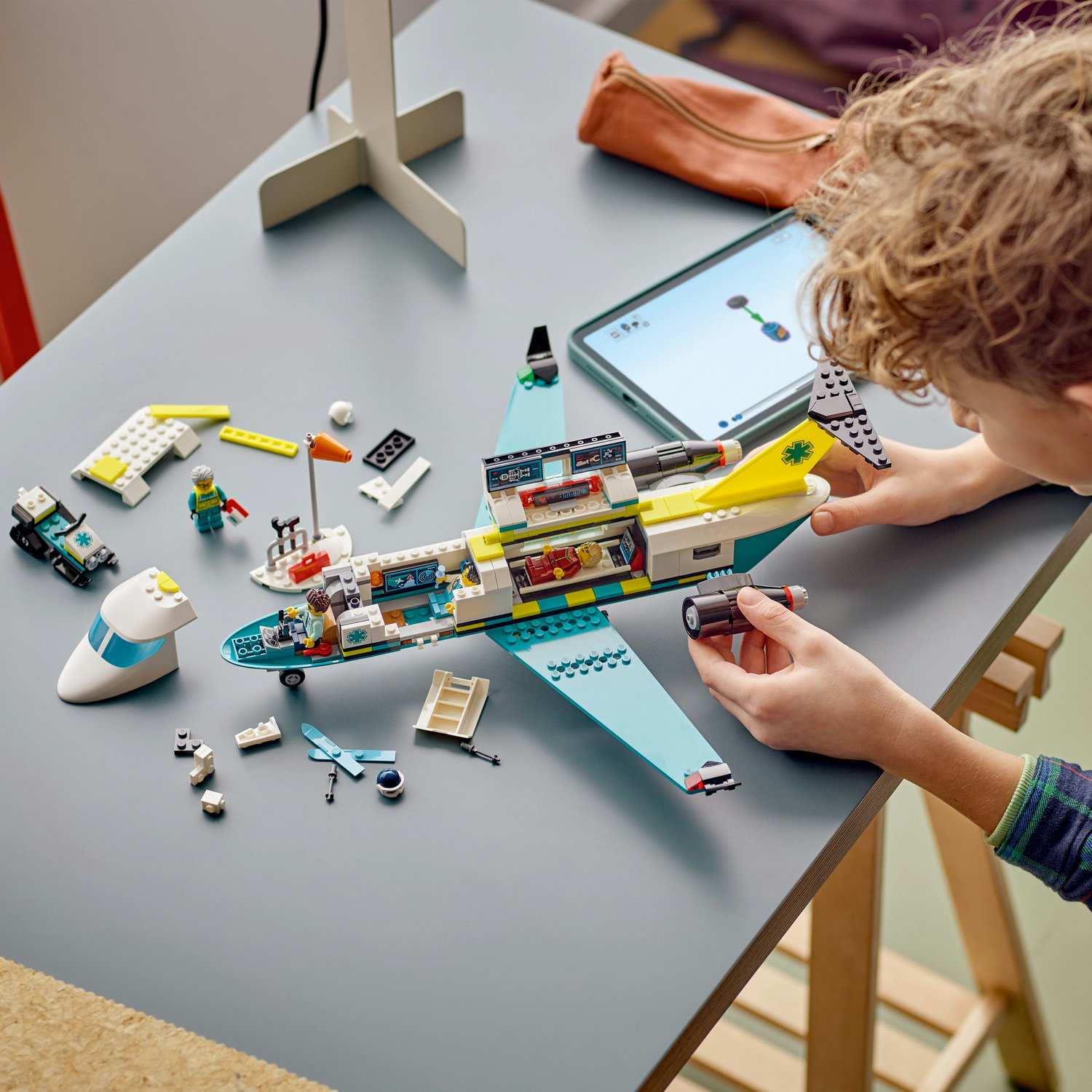 Lego 60465 Sanitetski Avion Za Hitnu Pomoć