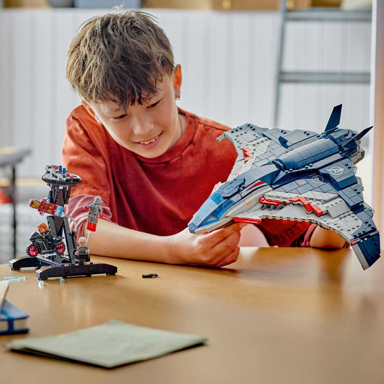 Lego 76325 Osvetnici: Doba Ultrona Quinjet
