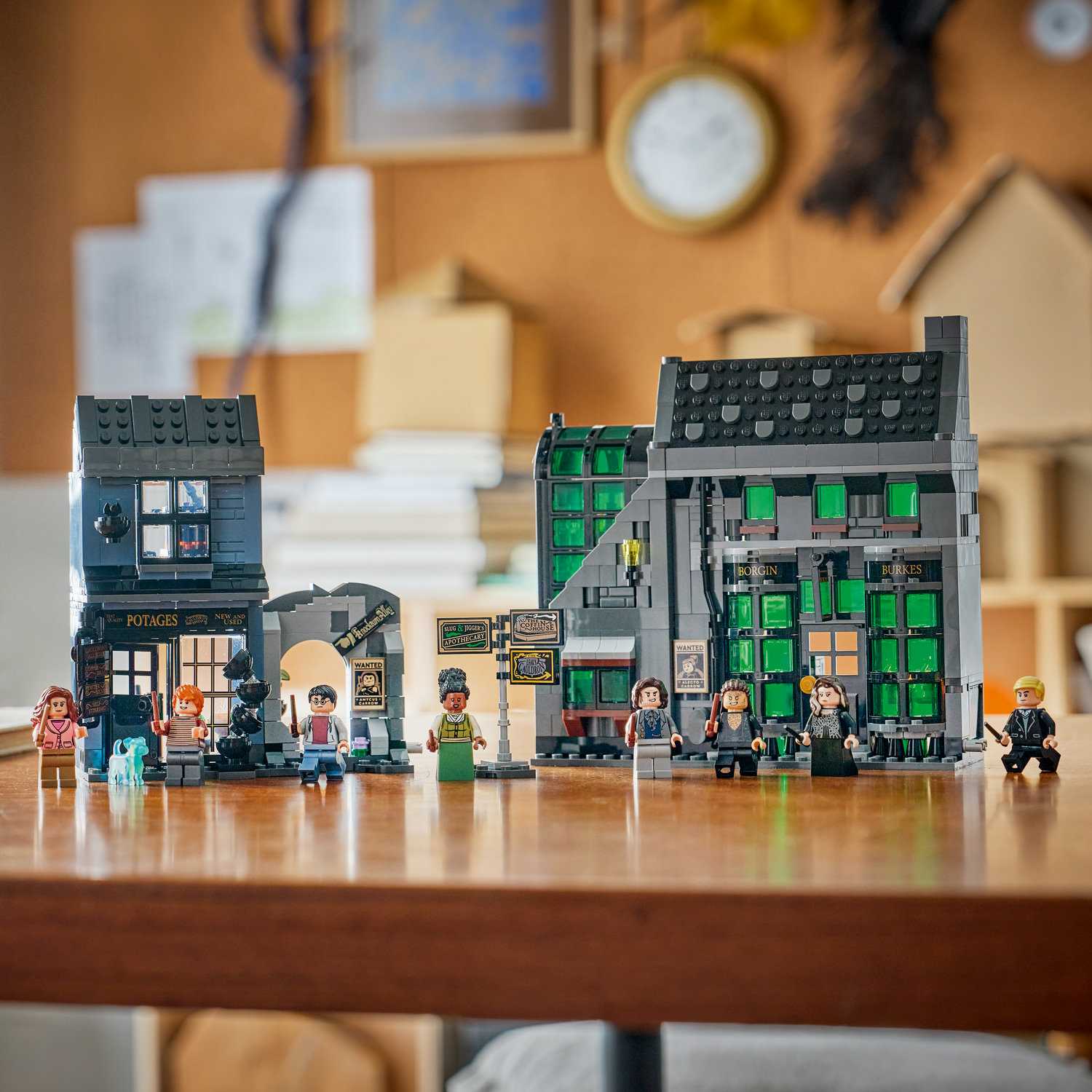 Lego 76471 Trgovine u ulici Nokturno