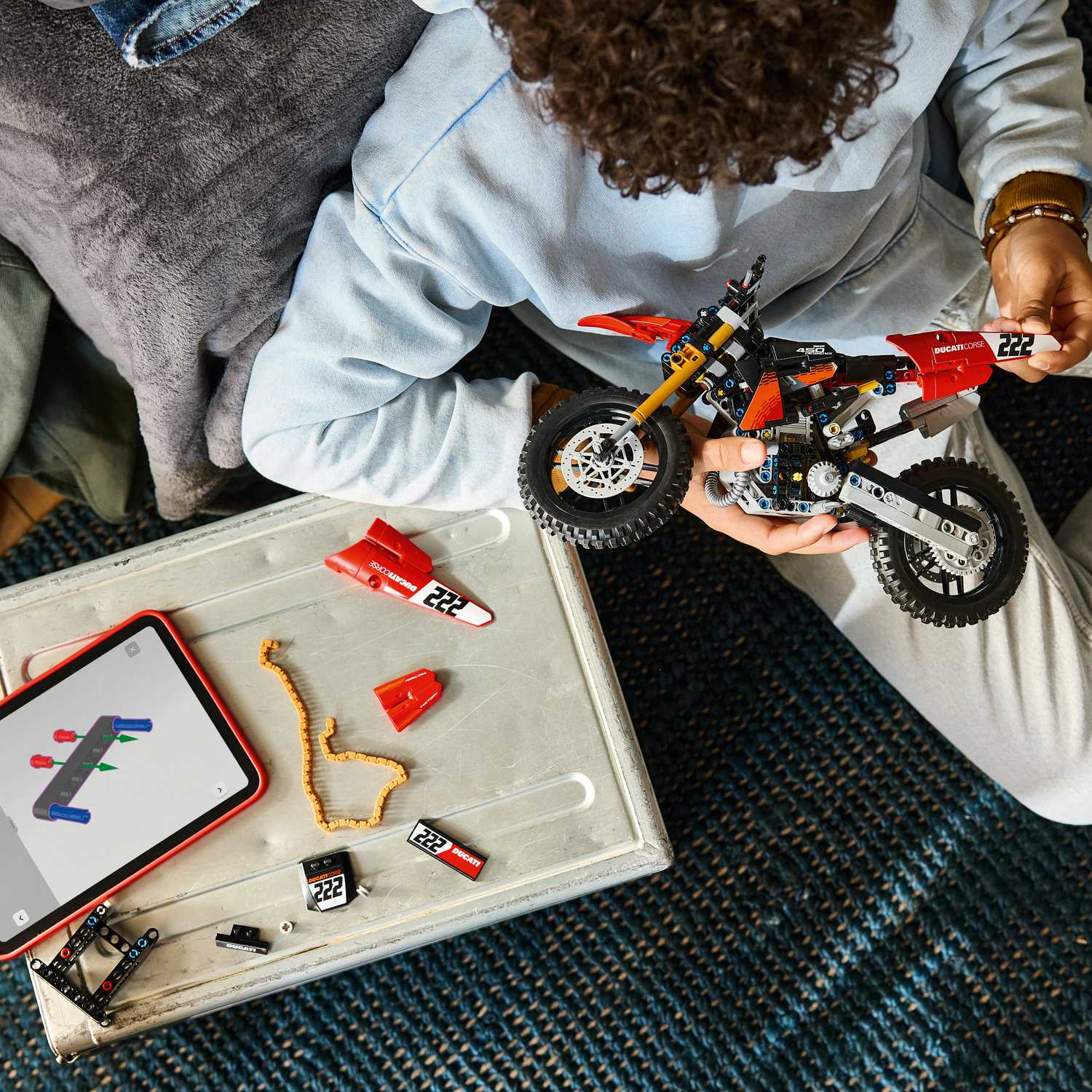 Lego 42238 Ducati Desmo450 MX motor
