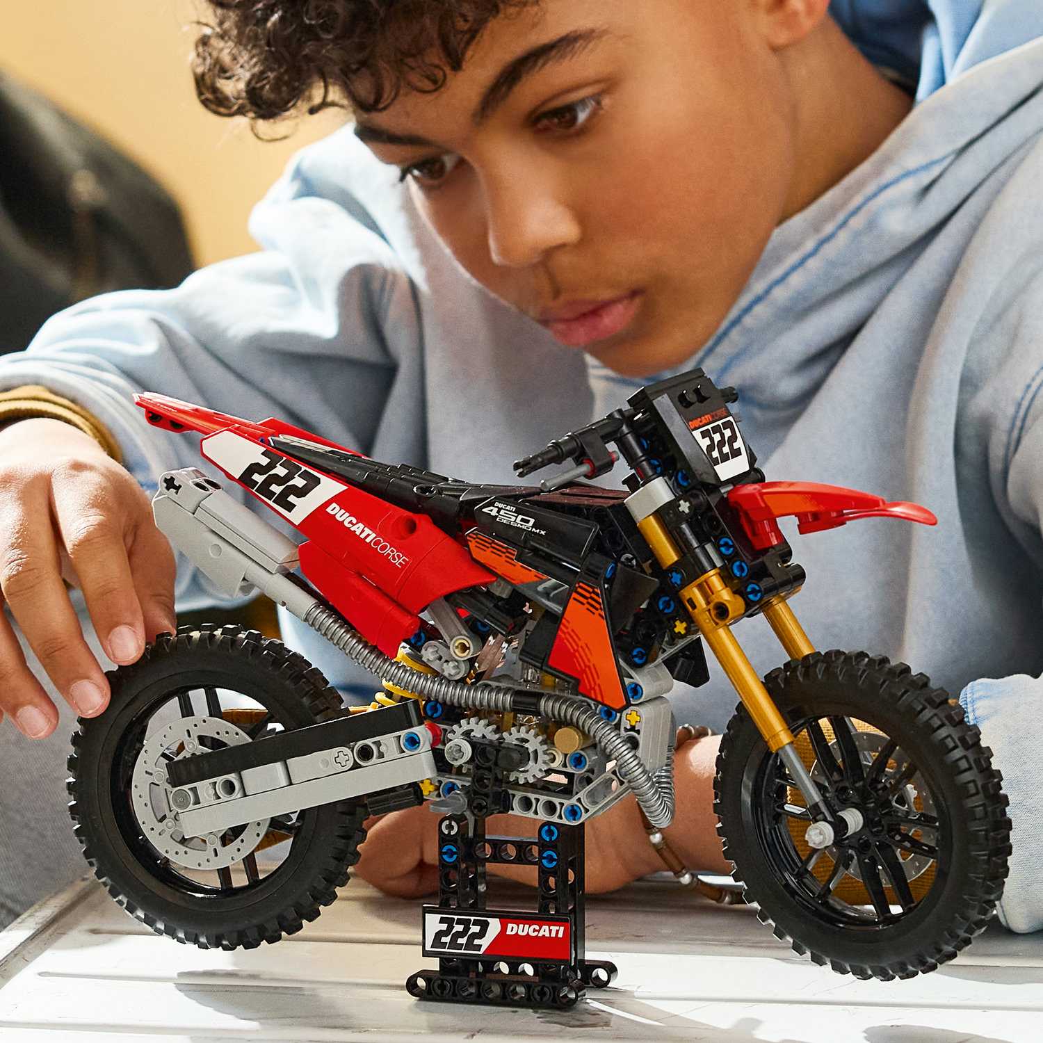 Lego 42238 Ducati Desmo450 MX motor