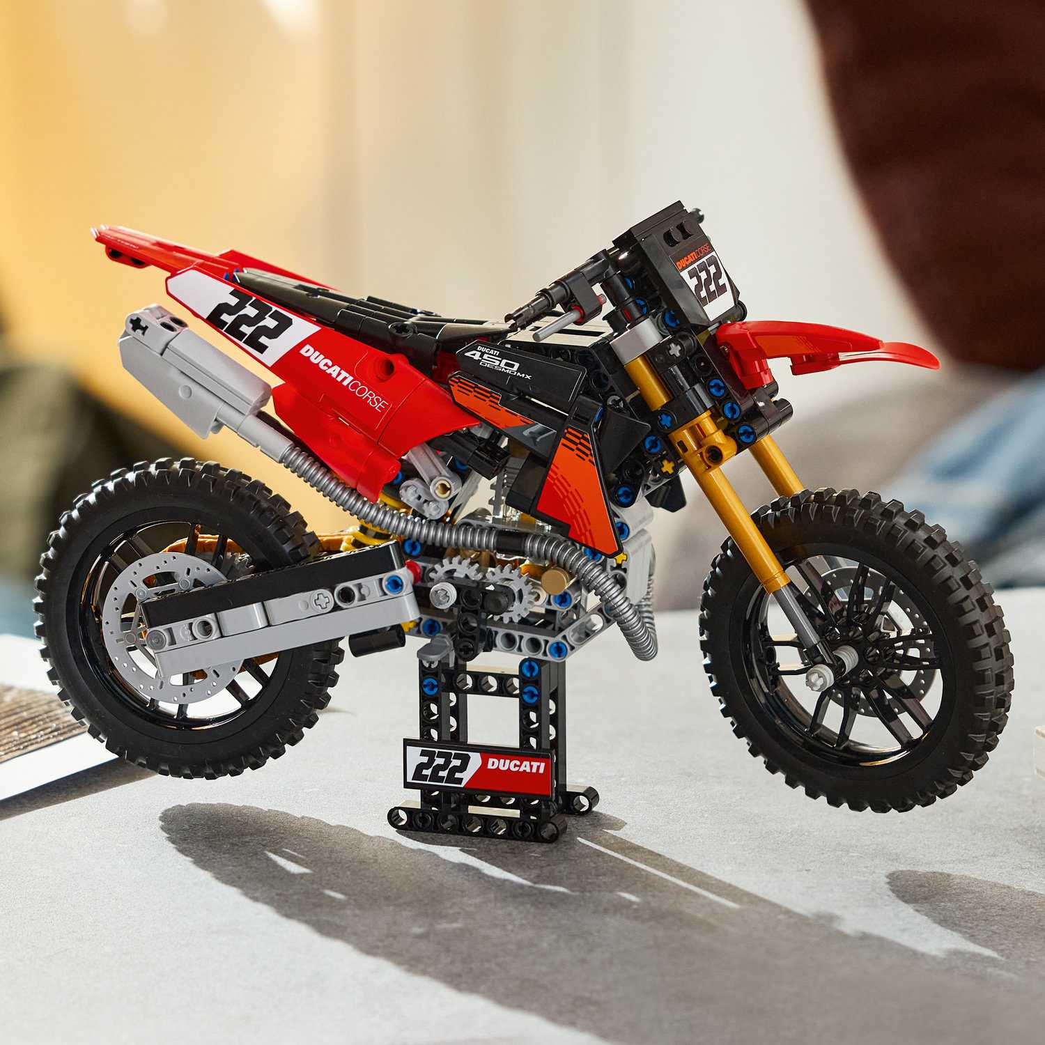 Lego 42238 Ducati Desmo450 MX motor
