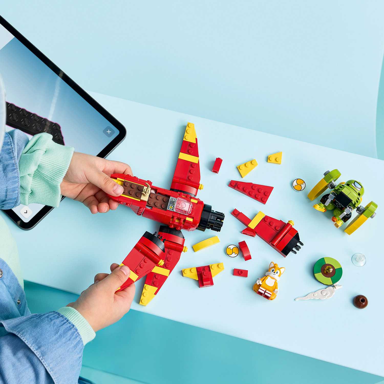 Lego 77119 Tailsov Tornado-1