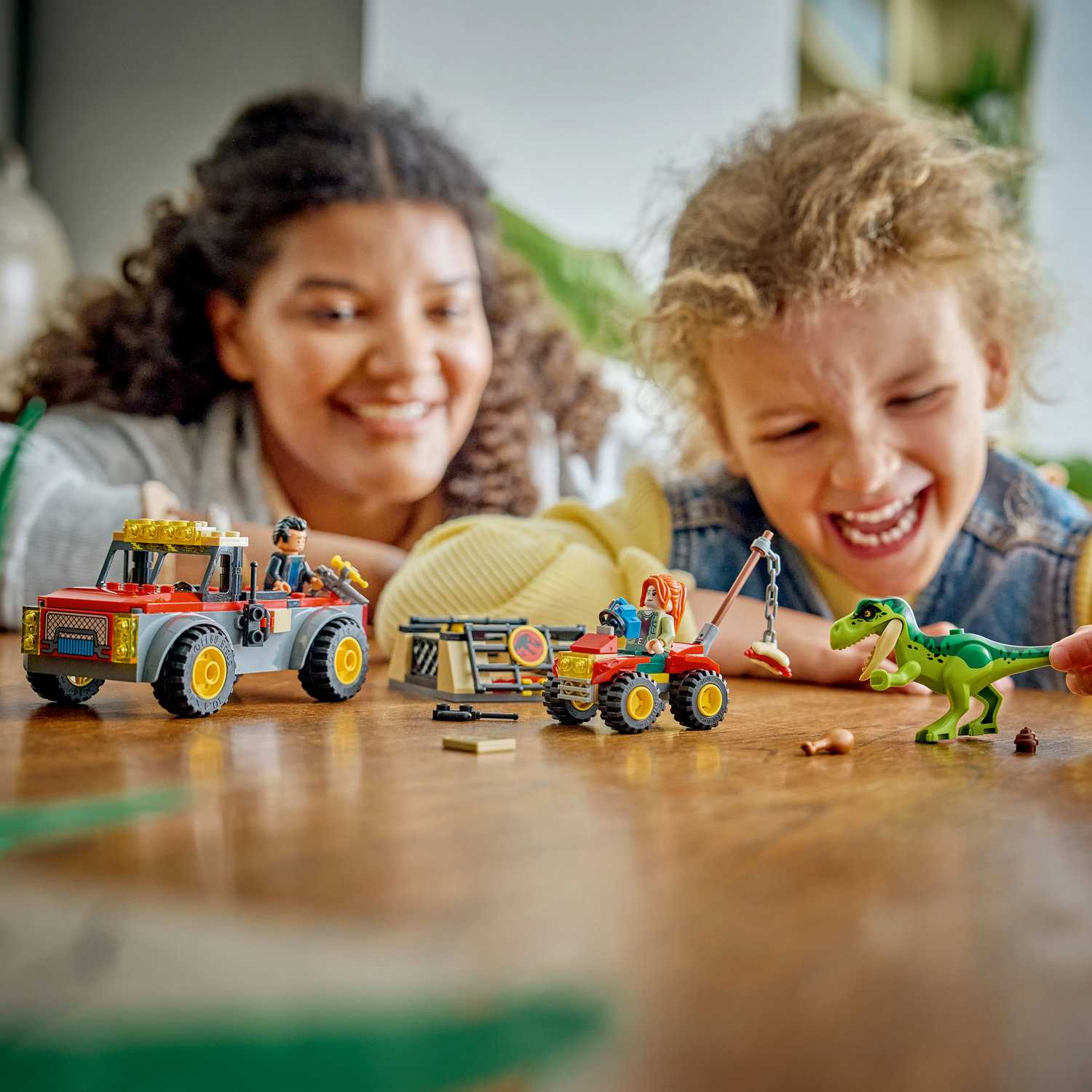Lego 77978 Prijevoz mladog T-Rexa